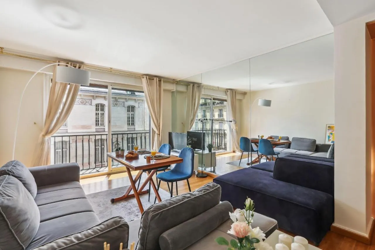 Trocadero & Arc De Triomphe With Balcony - Cityapartmentstay * Παρίσι