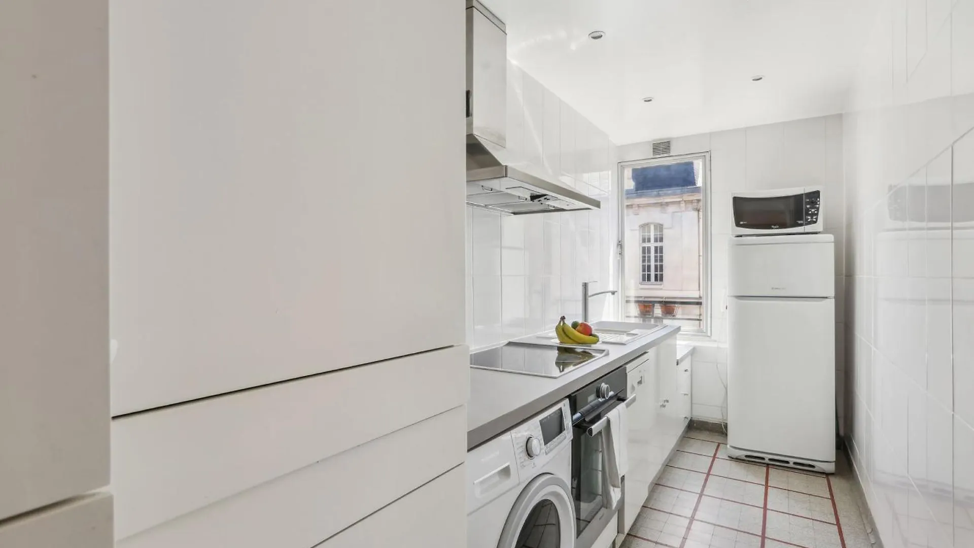 Trocadero & Arc De Triomphe With Balcony - Cityapartmentstay *