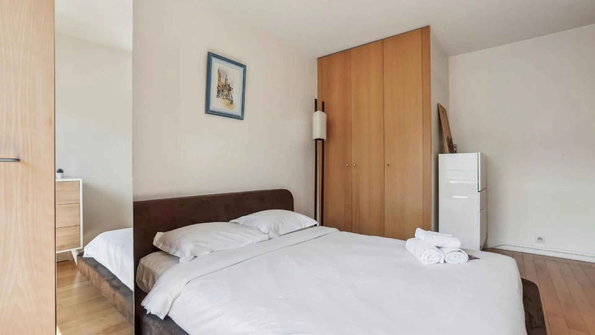 Trocadero & Arc De Triomphe With Balcony - Cityapartmentstay Paris