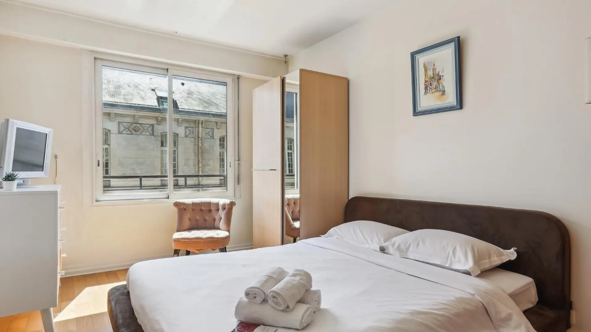 Trocadero & Arc De Triomphe With Balcony - Cityapartmentstay Apartamento